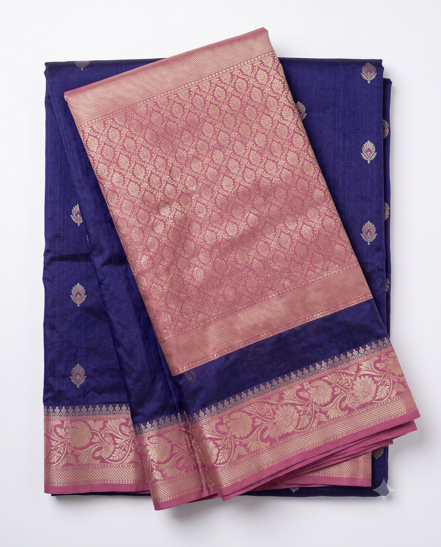 Chiniya Katan Saree with Contrast Pallu & Blouse
