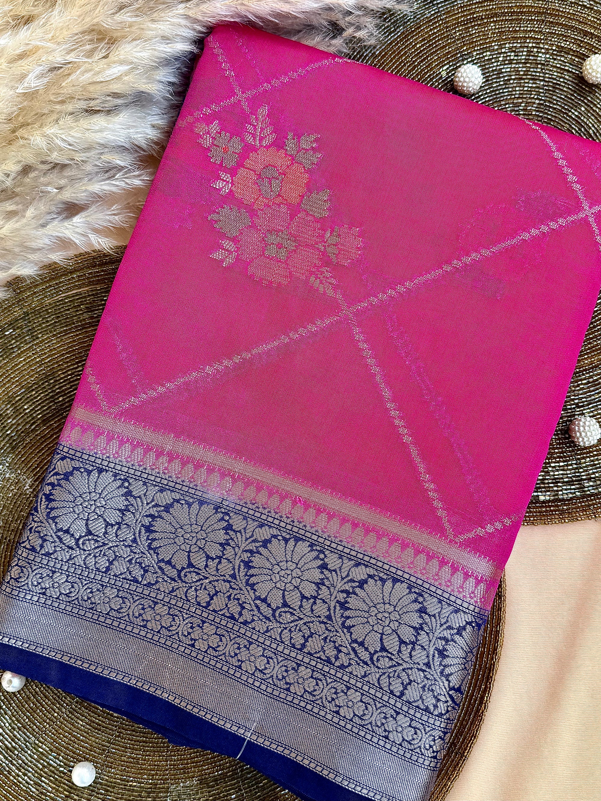 Chiniya Georgette Woven Saree