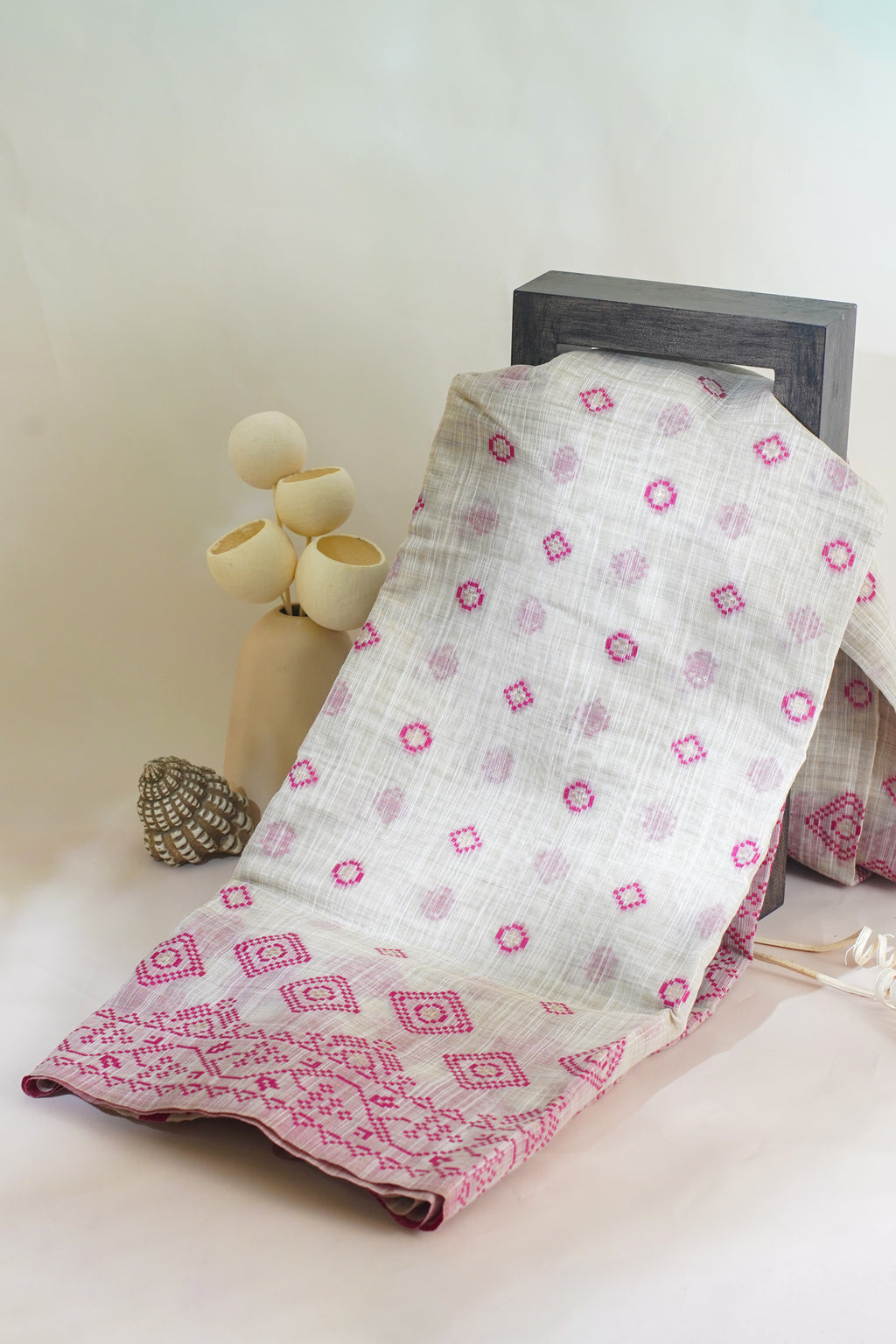 White Cotton Linen Weaving Saree with Pink Geometric Patterns