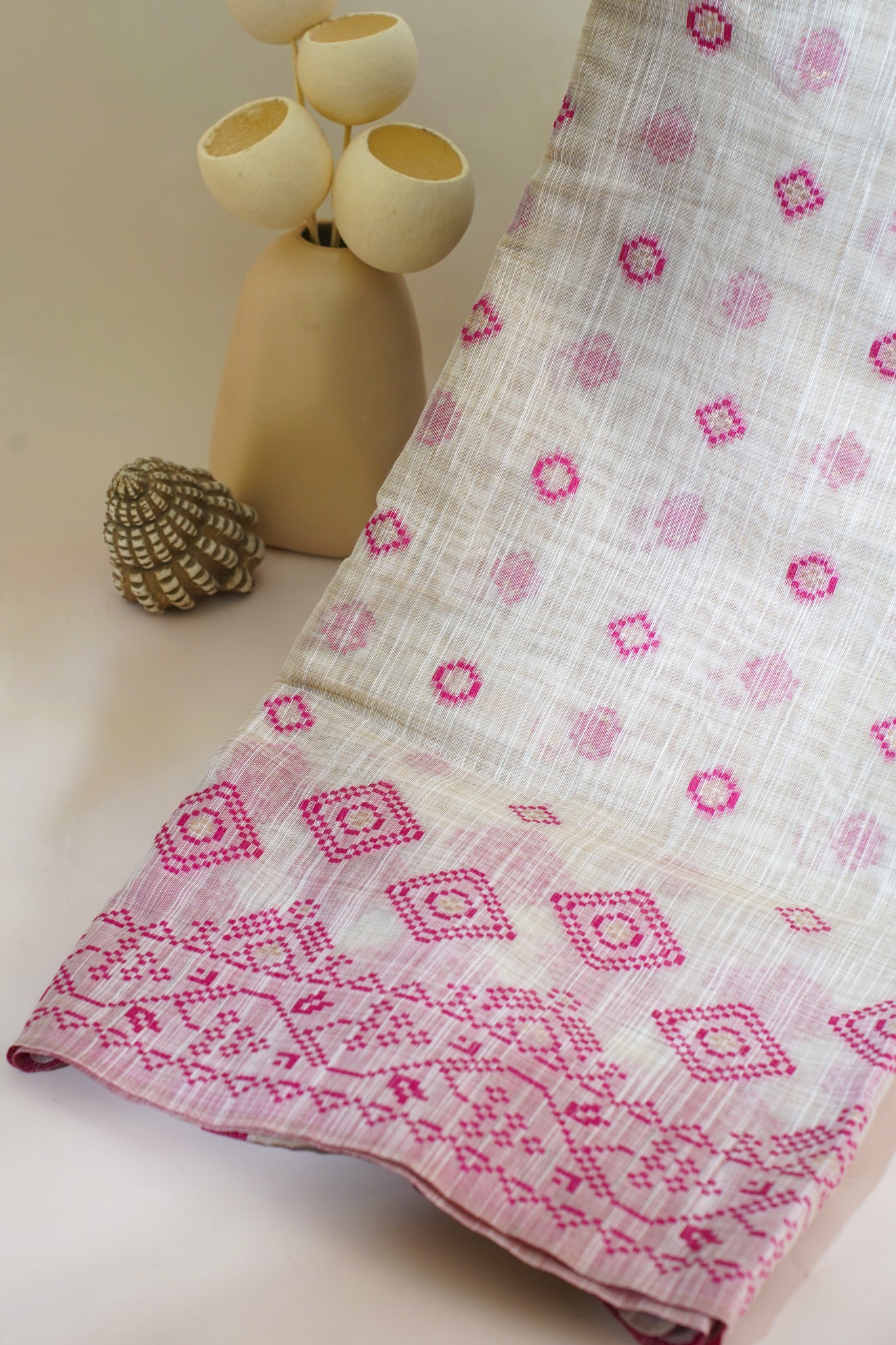 White Cotton Linen Weaving Saree with Pink Geometric Patterns