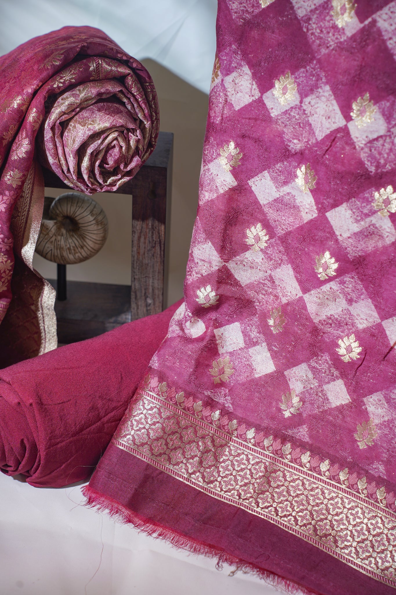 Deep Magenta Cotton Weaving Suit Set with Bold Print