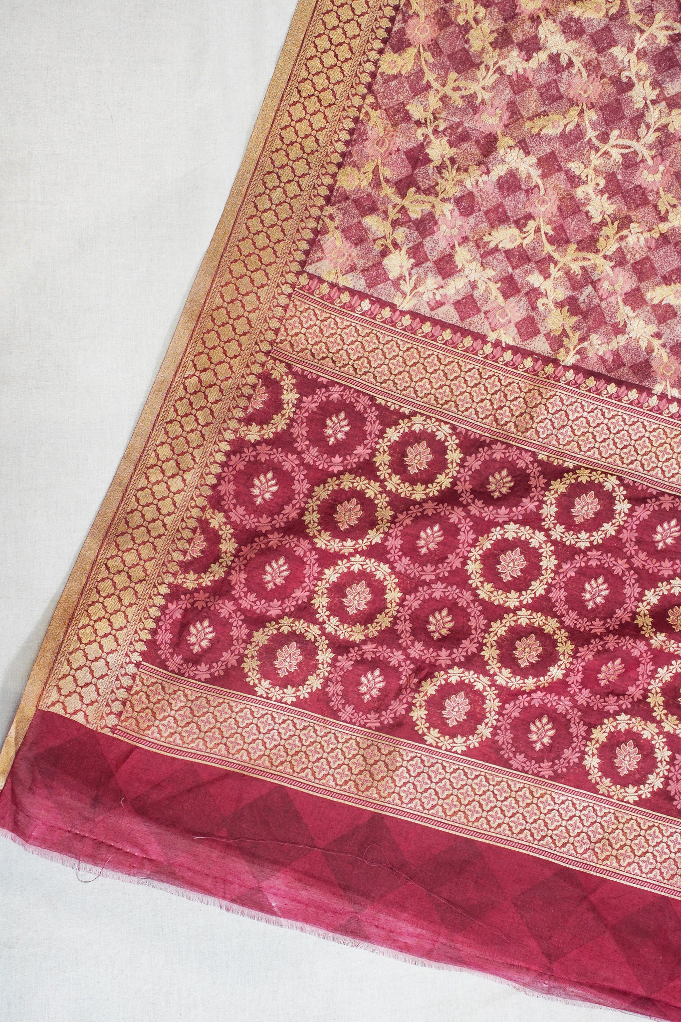 Deep Magenta Cotton Weaving Suit Set with Bold Print