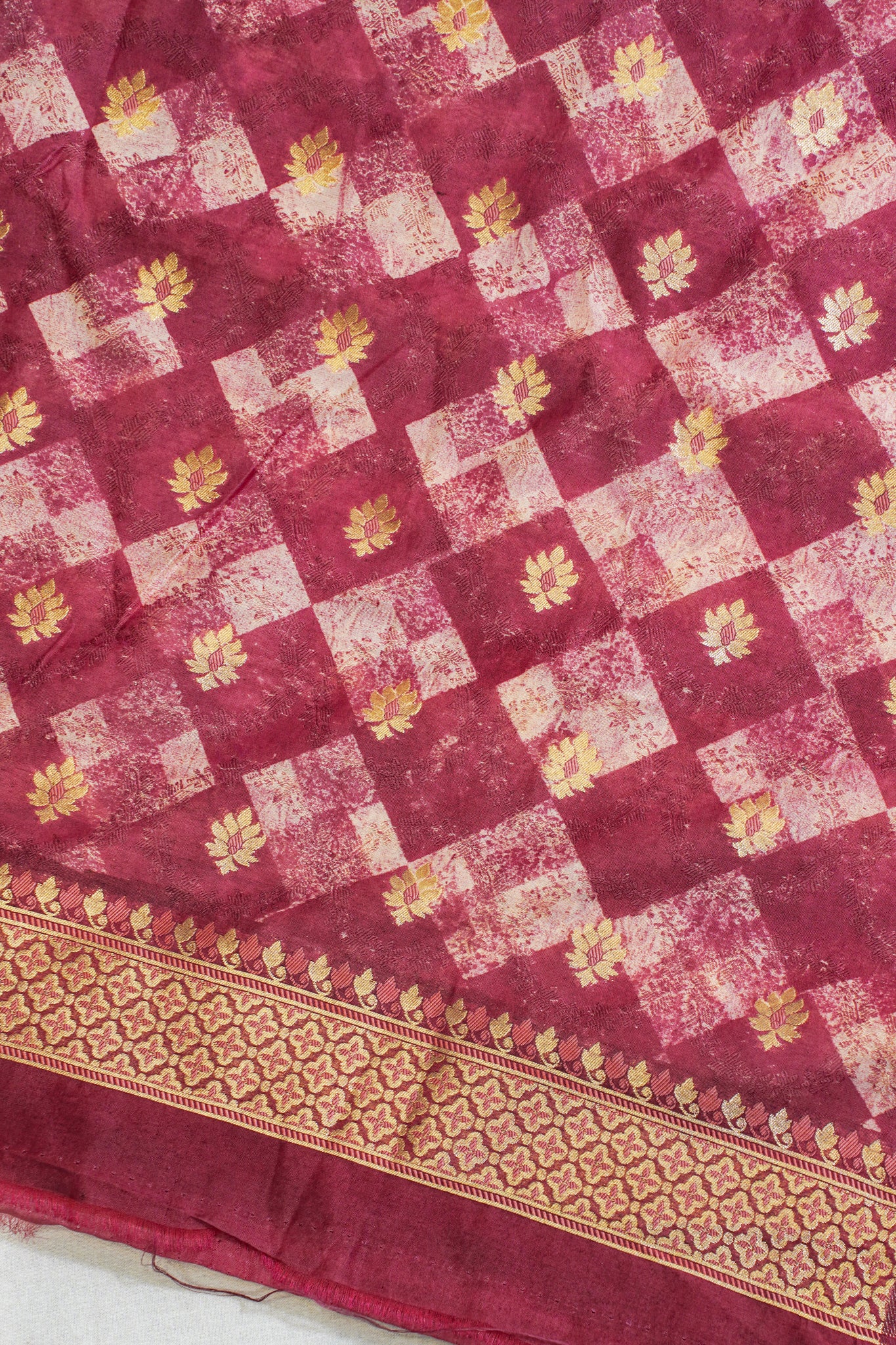 Deep Magenta Cotton Weaving Suit Set with Bold Print