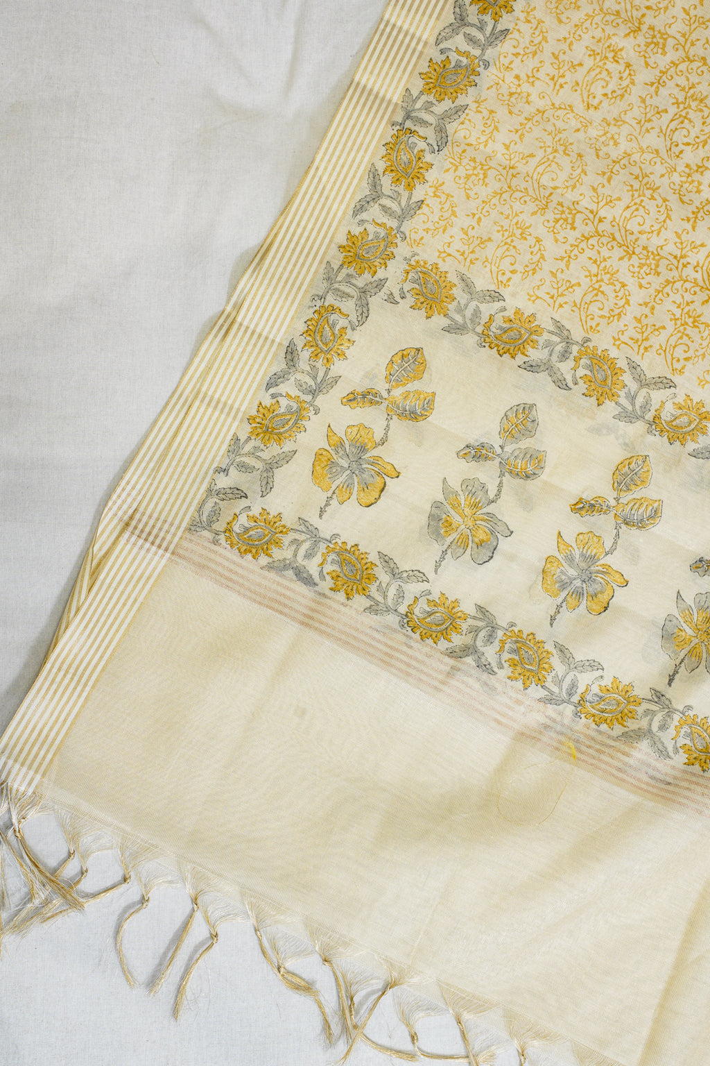 ivory Linen tissue with block print