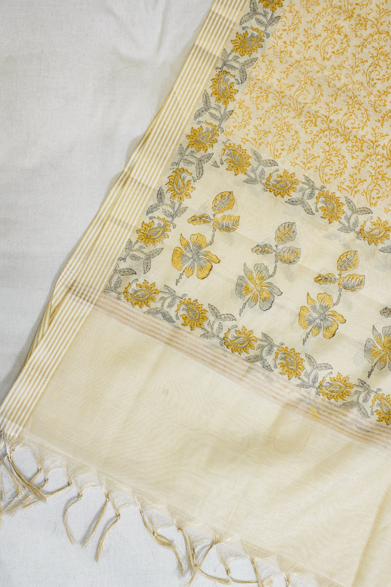 ivory Linen tissue with block print